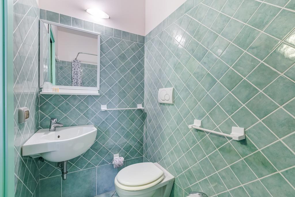 Terra Felice Aparthotel San Felice Circeo Bilik gambar